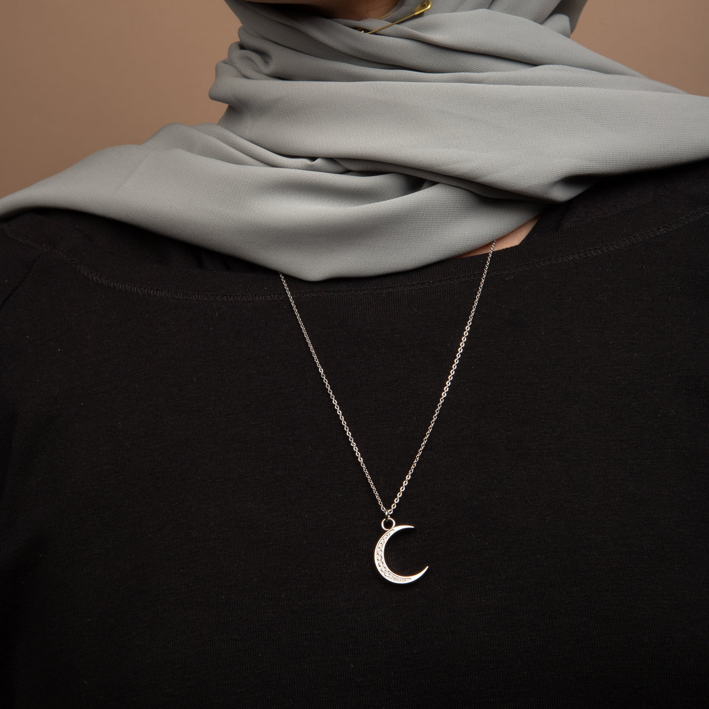 Collier Tibétain Pendentif Lune Et Om – Os De Bovin, Ras-du-cou, Neuf